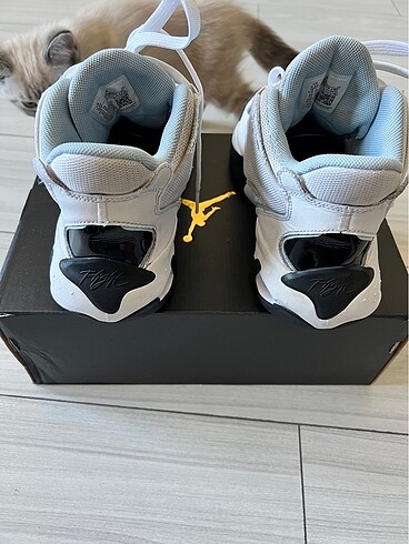 38 Beden JORDAN MAX AURA 4 GS
