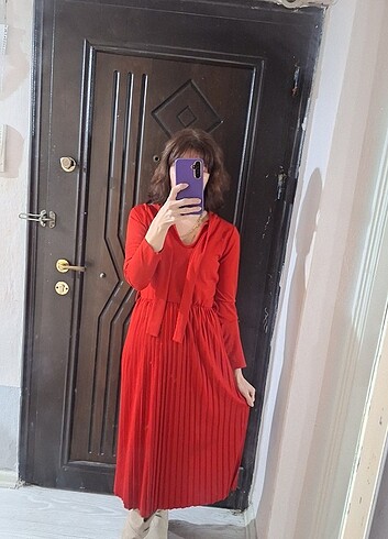 Kırmızı elbisem