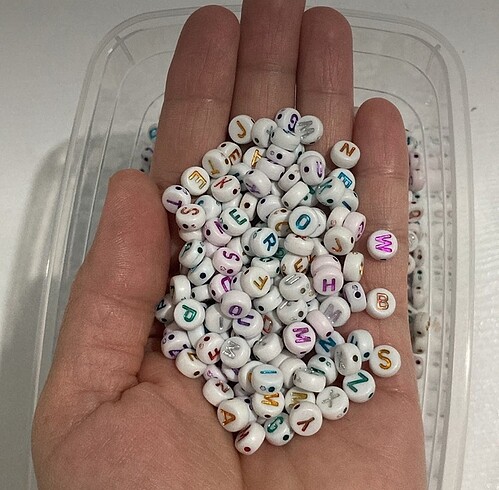 Simli yassı plastik boncuk