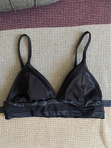 Siyah Bikini Üstü Penti