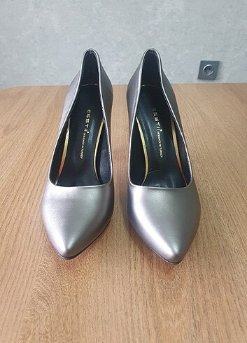 Essti gümüş stiletto 