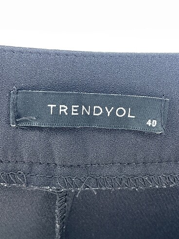 40 Beden siyah Renk Trendyol & Milla Düz Kesim %70 İndirimli.
