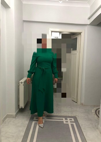 Uzun Kol Yeşil Kemerli Elbise