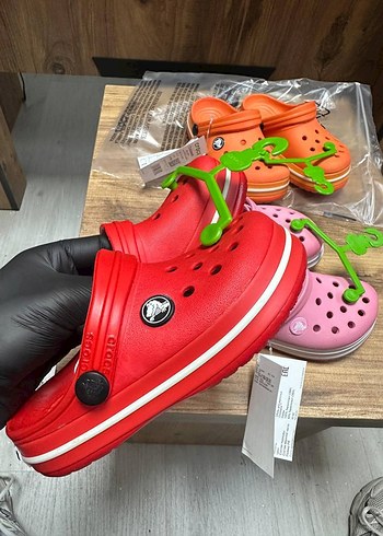 Crocs Renkli Kemerli Terlik