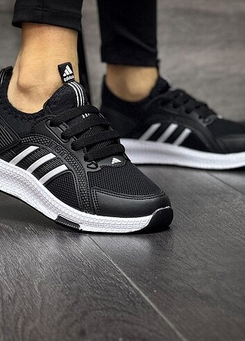 Adidas Adidas Çocuk Spor Ayakkabı 31-32-33-34-35 Numaralar Mevcut Z