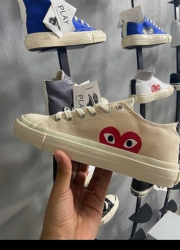 Converse play Kutulu etiketli barkodlu 37 numaralari mevcuttur