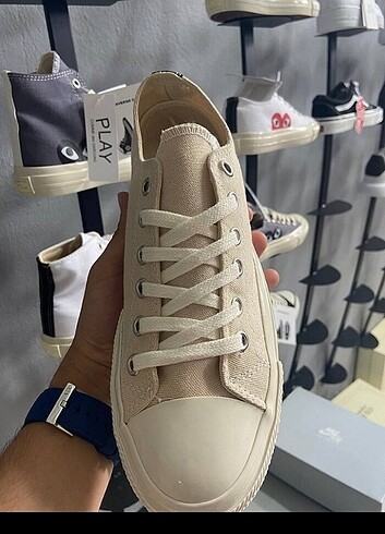 39 Beden Converse play Kutulu etiketli barkodlu 37 numaralari mevcuttur