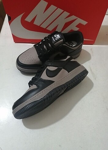36 Beden Erkek Nike spor ayakkabı 36 40 arası numaralari mevcuttur Kutu