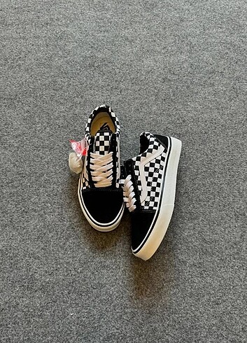 Vans Vans old Skool damalı 36-40 arası numaralari mevcuttur Kutulu