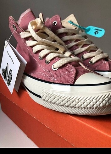 Converse Chucky Taylor 70 Kutulu etiketli barkodlu QR kodlu it