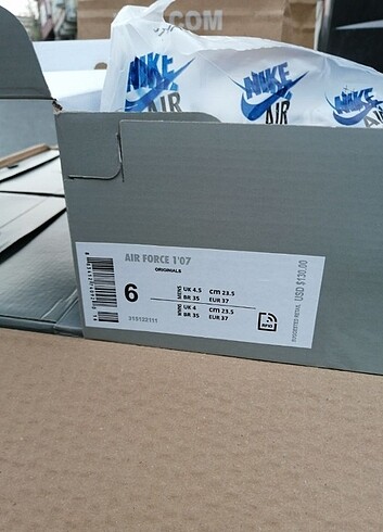 37 Beden beyaz Renk Nike kirazlı Air force Kutulu etiketli 36 40 arası numaralari