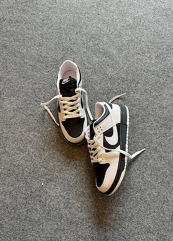 Nike Dunk reserve panda 36/44 arası numaralari mevcuttur Kutulu eti