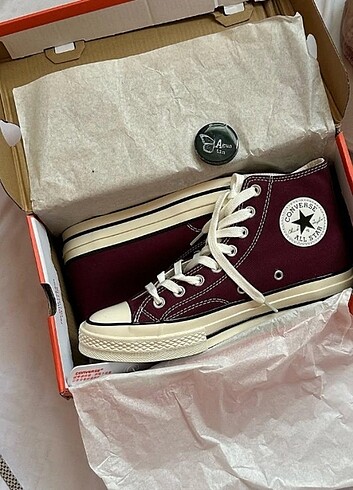 Converse Chucky Taylor 70 Kutulu etiketli barkodlu QR kodu mev