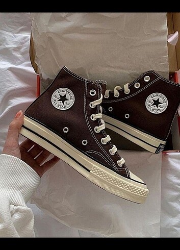 Converse Converse Chucky Taylor 70 Kutulu etiketli barkodlu QR kodu mev