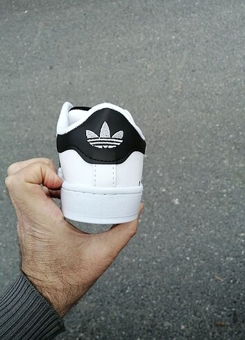 36 Beden beyaz Renk Adidas unisex campus beyaz Kutulu etiketli 36 40 arası numarala