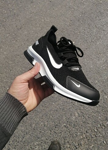 Nike akua siyah beyaz Unisex Kutulu etiketli 36 40 arası numa
