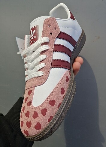 Adidas Adidas pembe samba Kutulu etiketli 36 40 arası numaralari mevc