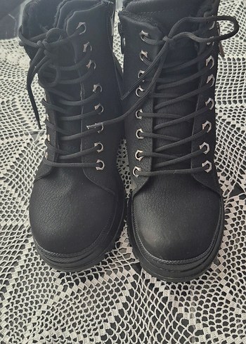 Siyah Fermuarlı Dolgu Topuklu Goth Bot - Görsel 11