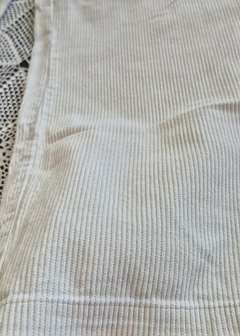 kız çocuk krem  Pamuklu Rahat Kesim Pantolon bir iki kere giyild - Görsel 2