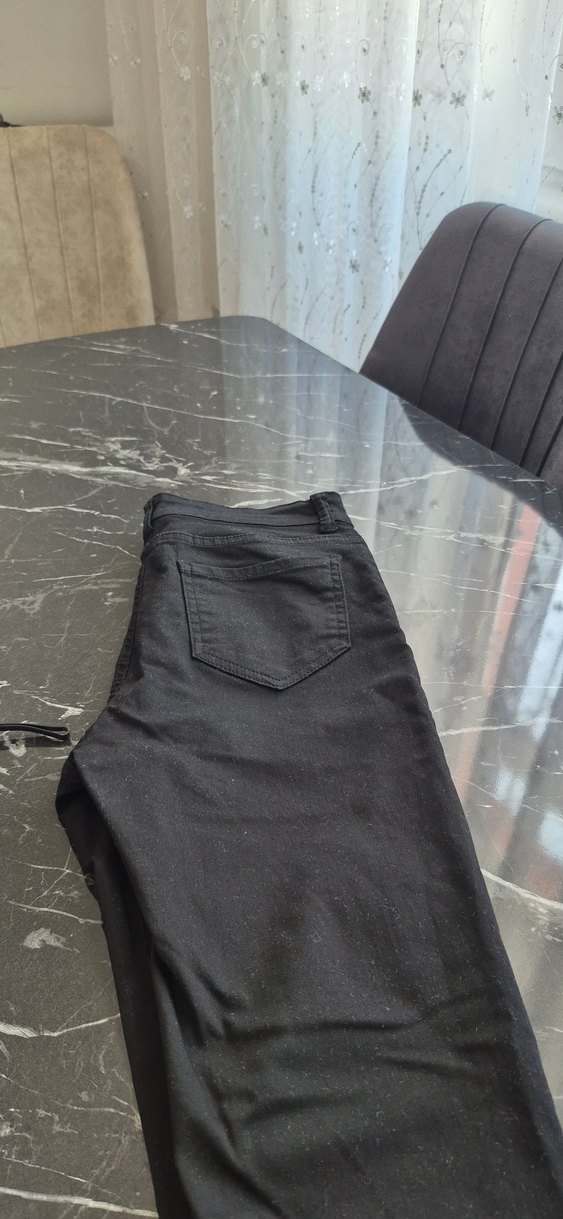 Kemer Detaylı Siyah Kadın Denim Pantolon - Görsel 4