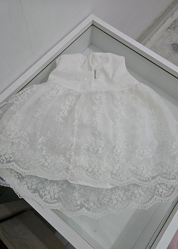 Beyaz Dantel İşlemeli Kız Elbisesi - Görsel 2