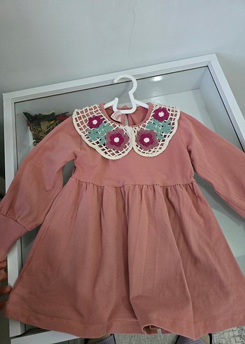 Pembe Nakışlı Örgü Yaka Kız Elbisesi - Görsel 3