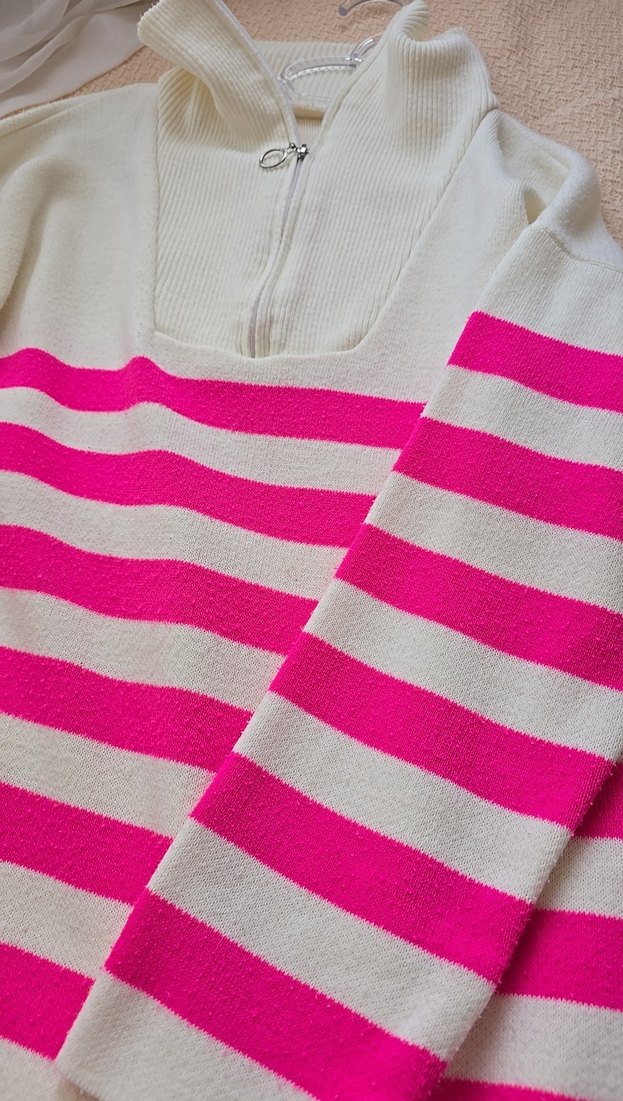 Pembe Çizgili Kısa Kollu Triko Kadın Kazak - Görsel 4