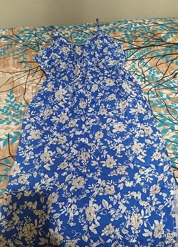 Çiçek desenli mavi elbise uzun