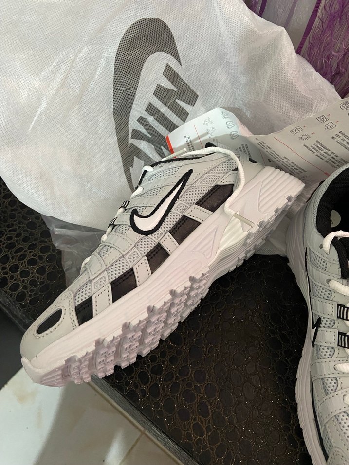 Nike Beyaz Gri Bağcıklı Spor Kadın Sneakers - Görsel 4