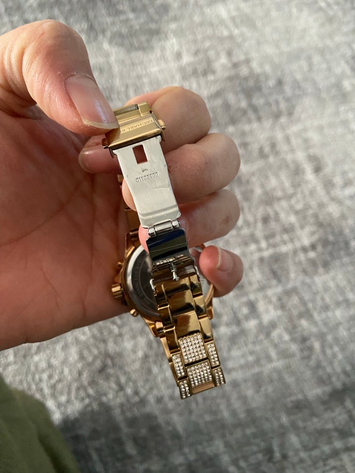 Kadın Parlak Altın Renkli Taşlı Saat - Görsel 4