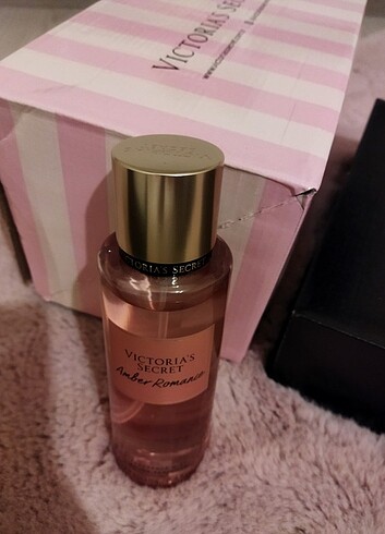Victoria's Secret Kadın Vücut Spreyi AMBER - Görsel 6