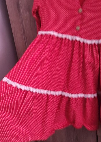 Kız Çocuk Kırmızı Fırfırlı Nakışlı Elbise - Görsel 3