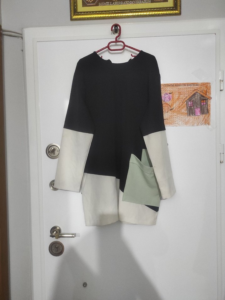 Kadın Siyah Baskılı Salaş Tunik - Görsel 4