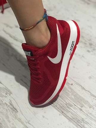 nike zoom kirmizi 