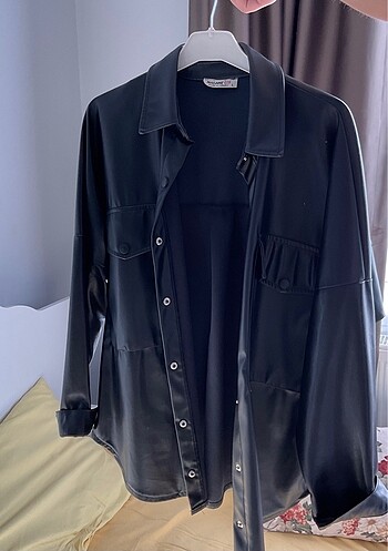 H&M Siyah deri ceketgömlek