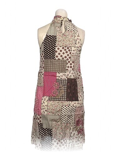 38 Beden PreLoved Kısa Elbise %70 İndirimli.