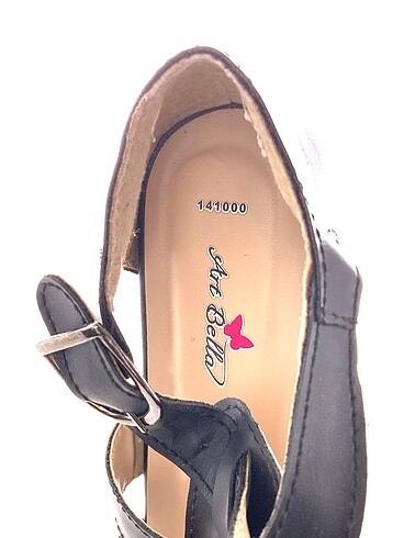 36 Beden siyah Renk PreLoved Platform %70 İndirimli.