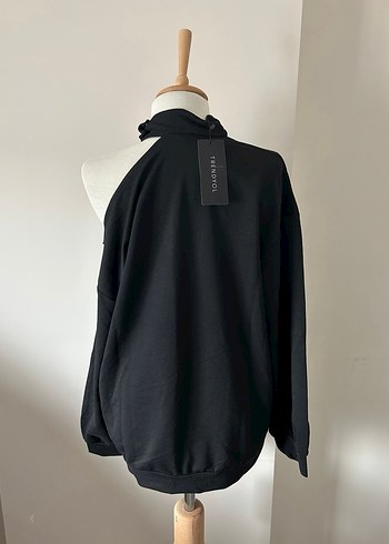 Siyah Tek Omuz Yüksek Yakalı Kadın Kazak - Görsel 4