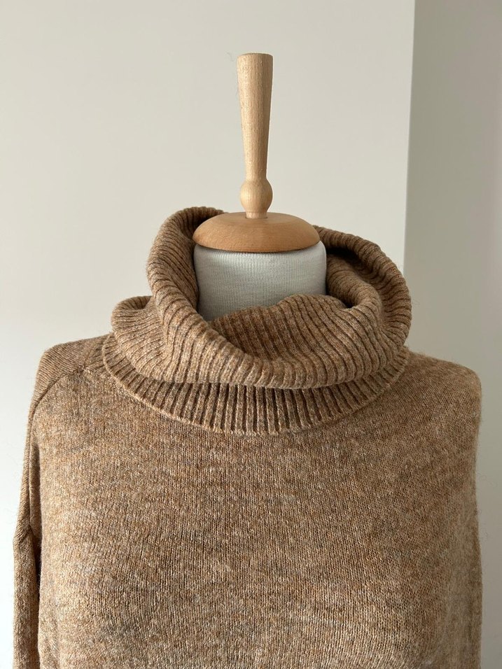 Bej Boğazlı Kadın Triko Kazak - Görsel 3