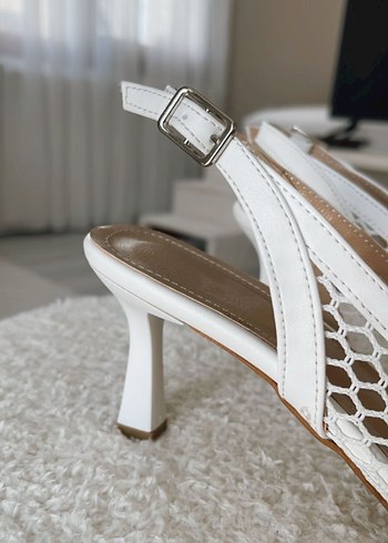 36 Beden Beyaz Dantel Detaylı Stiletto Topuklu Kadın Ayakkabı