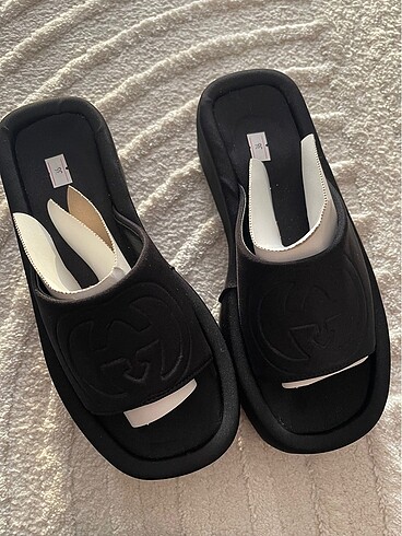 36 Beden Siyah Gucci Model Terlik