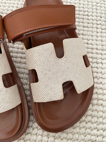 Diğer Hermes Model Taba Krem Terlik