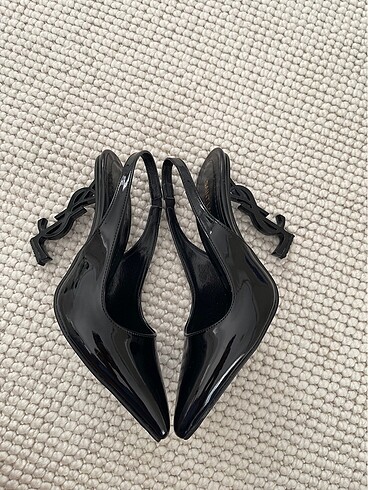 YSL Siyah Rugan Topuk Siyah Sandalet