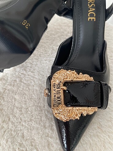 36 Beden siyah Renk Versace Siyah Rugan Altın Kemerli Topuklu