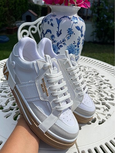 Dolce Gabbana Beyaz Altın Spor Ayakkabı