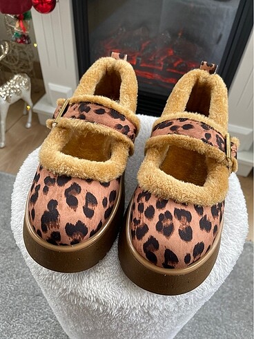 36 Beden UGG Model Leopar Kürklü Babet