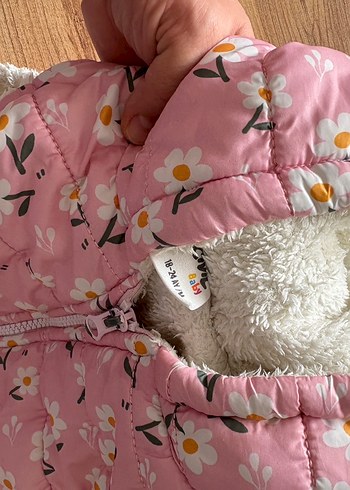 Kız Bebek Çiçek Desenli Kapüşonlu Yelek - Görsel 2