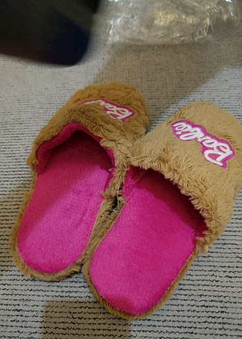 tüylü Kadın Terlik - Görsel 2