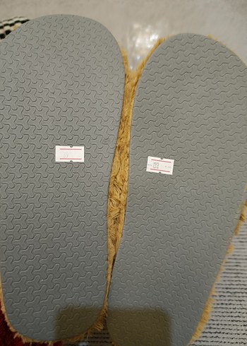 tüylü Kadın Terlik - Görsel 3