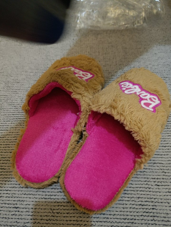 tüylü Kadın Terlik - Görsel 2